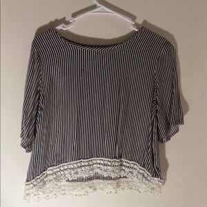 Striped and cropped short sleeve Lacey top